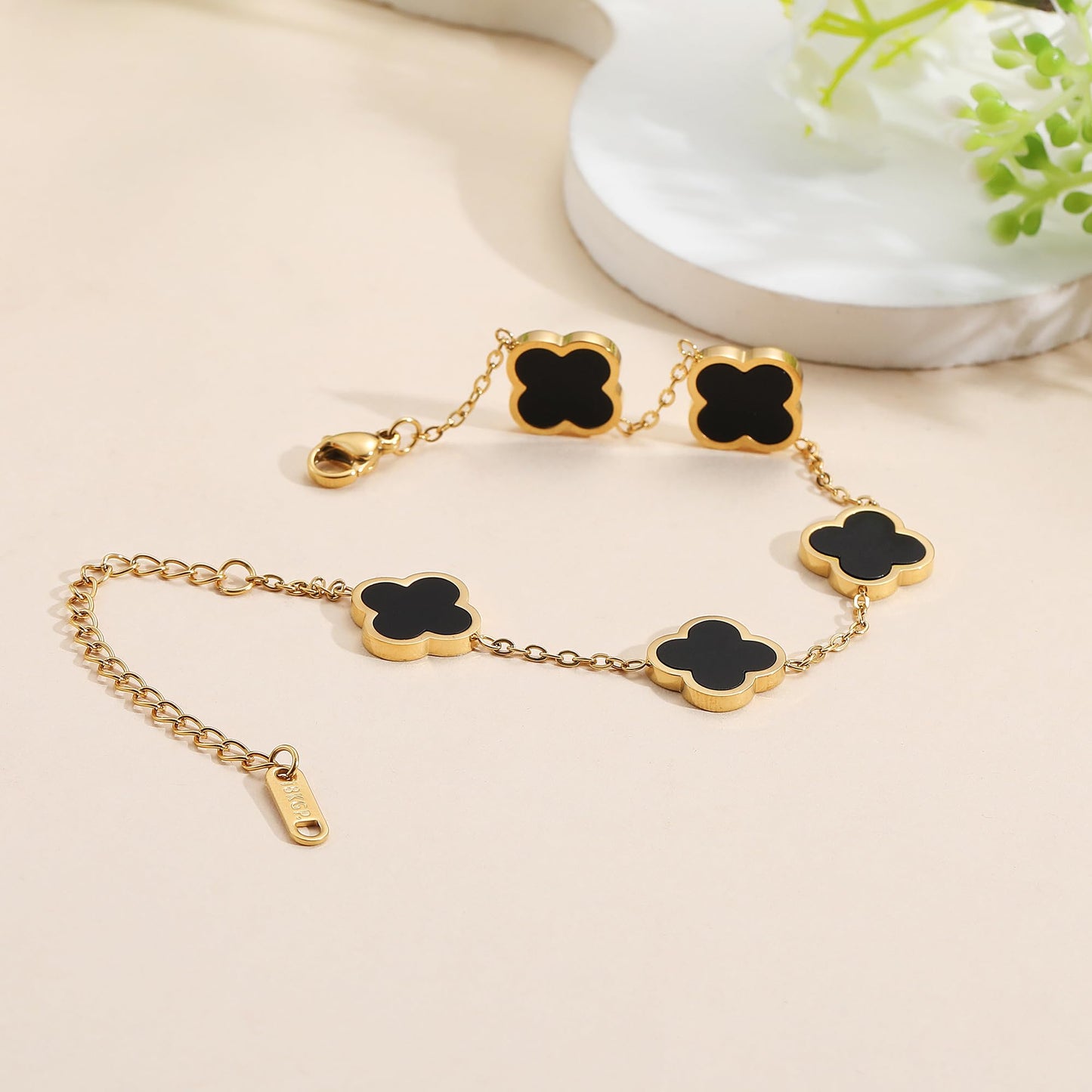 18K Gold Plated Clover Lucky Bracelet for Women White/Black/Red/Green Flower Four Leaf Link Bracelets Trendy Jewelry Gifts for Women SL-019