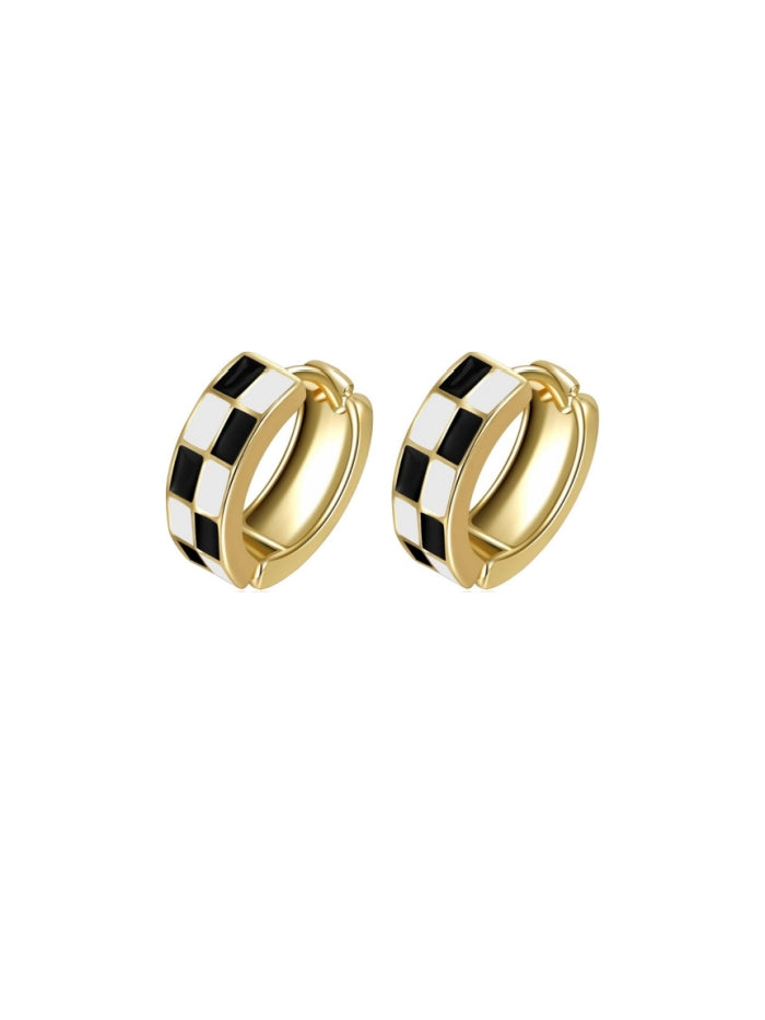 Chic Checker Small Hoop Cartilage Earrings Teacher Earrings for Women；White Black Enamel Hypoallergenic Hooped Gifts Gold and Silver tone EH-049