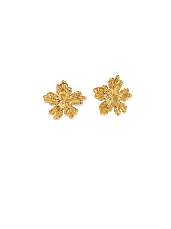 Elegant gold flower studs with exquisite craftsmanship, lightweight and versatile RH-056