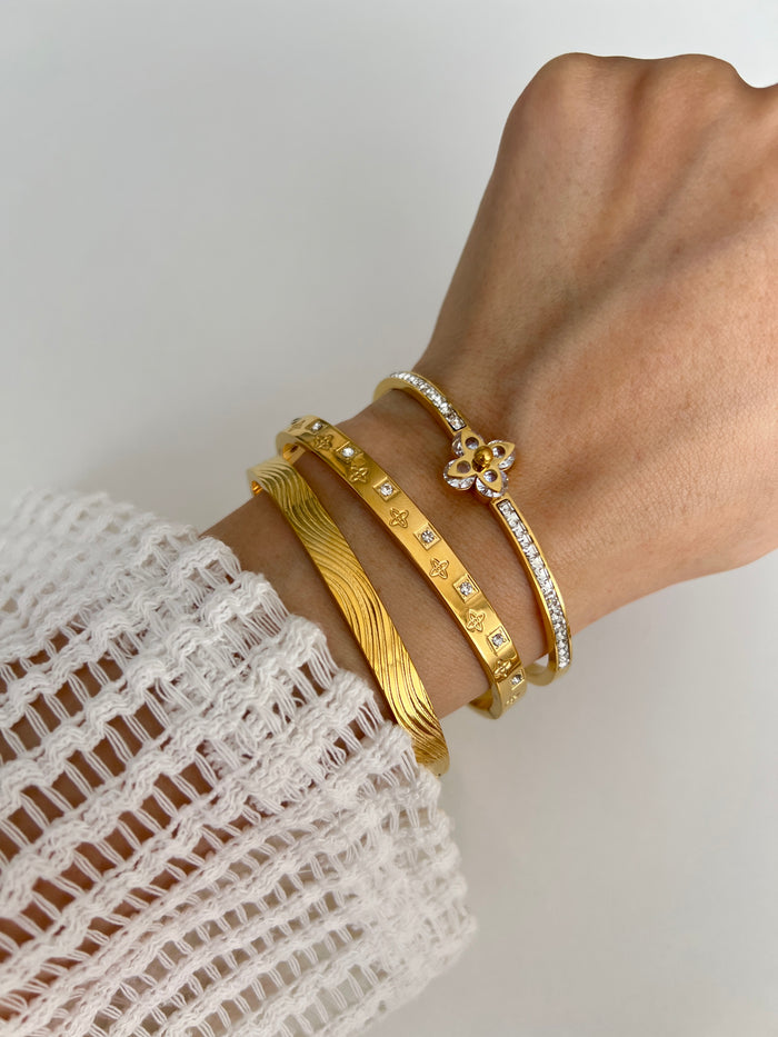 NUVIA BANGLE