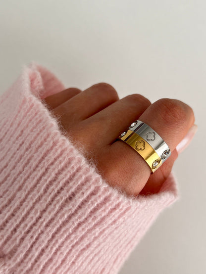 DOME CLOVER RING