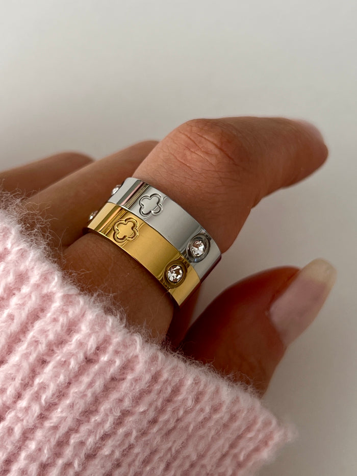 DOME CLOVER RING
