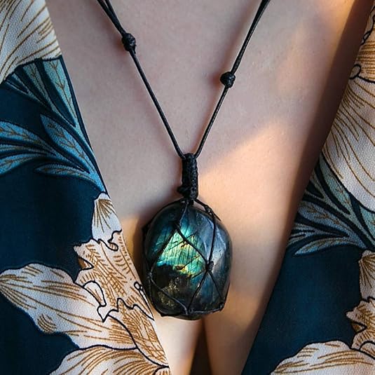 Healing Stones Necklace, Dragons Heart Labradorite Healing Crystal Necklace for Women Men Macrame Energy Natural Gemstone Necklace Pendant Wrap Braid Jewelry Stone Gift XL-038