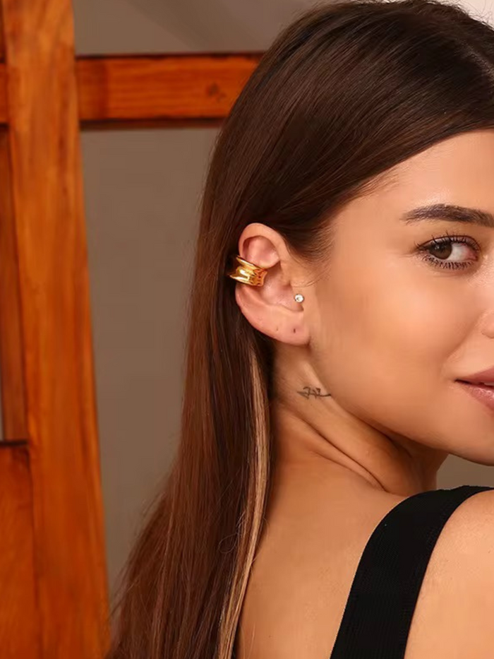 gold ear cuff minimalist design unique ear cuff trendy ear accessory sculptural design chic jewelry statement cuff elegant ear jewelry modern style EH-042