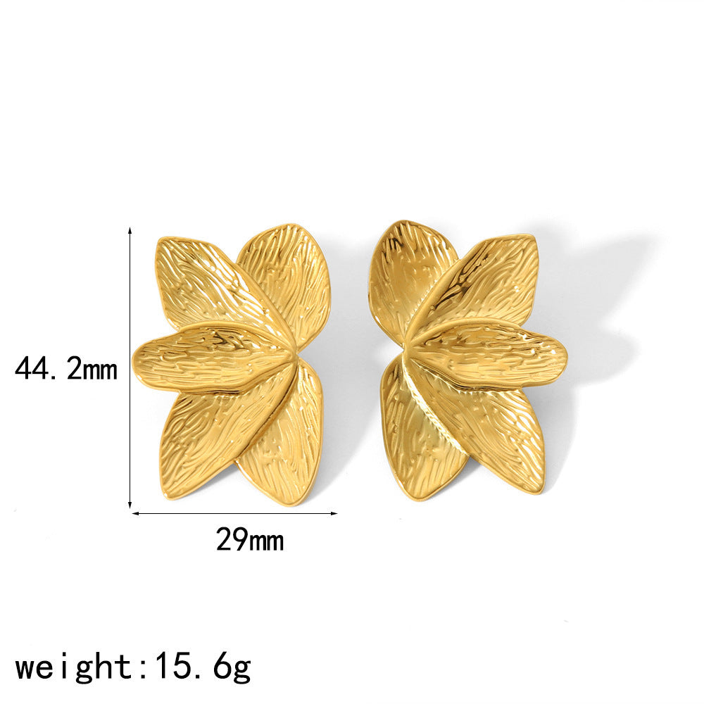 Elegant gold flower studs with exquisite craftsmanship, lightweight and versatile RH-056