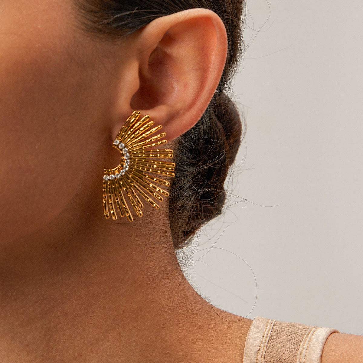 Radial earrings, gold earrings, silver earrings, alloy earrings, statement earrings, stylish earrings, party earrings, daily wear earrings, high - quality earrings, fast - shipping earrings EH-059