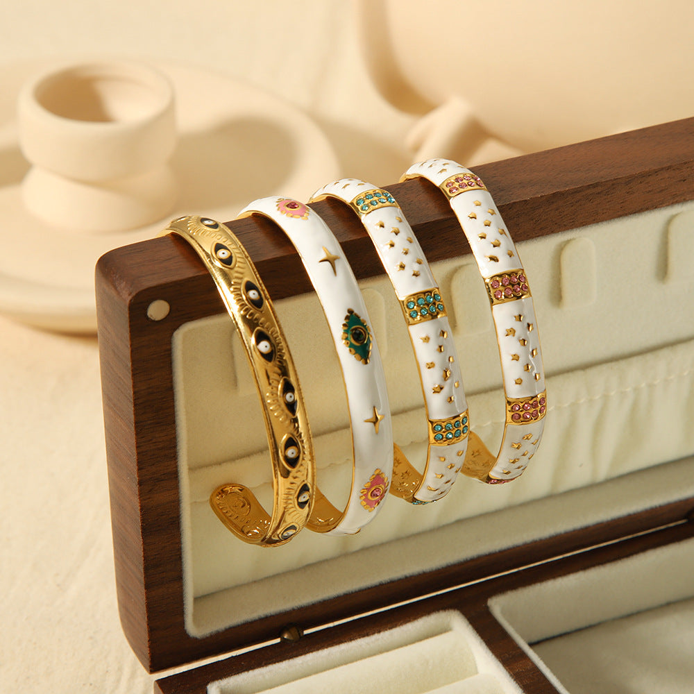 Art-style open bracelets with gold patterns and white decorations SL-051