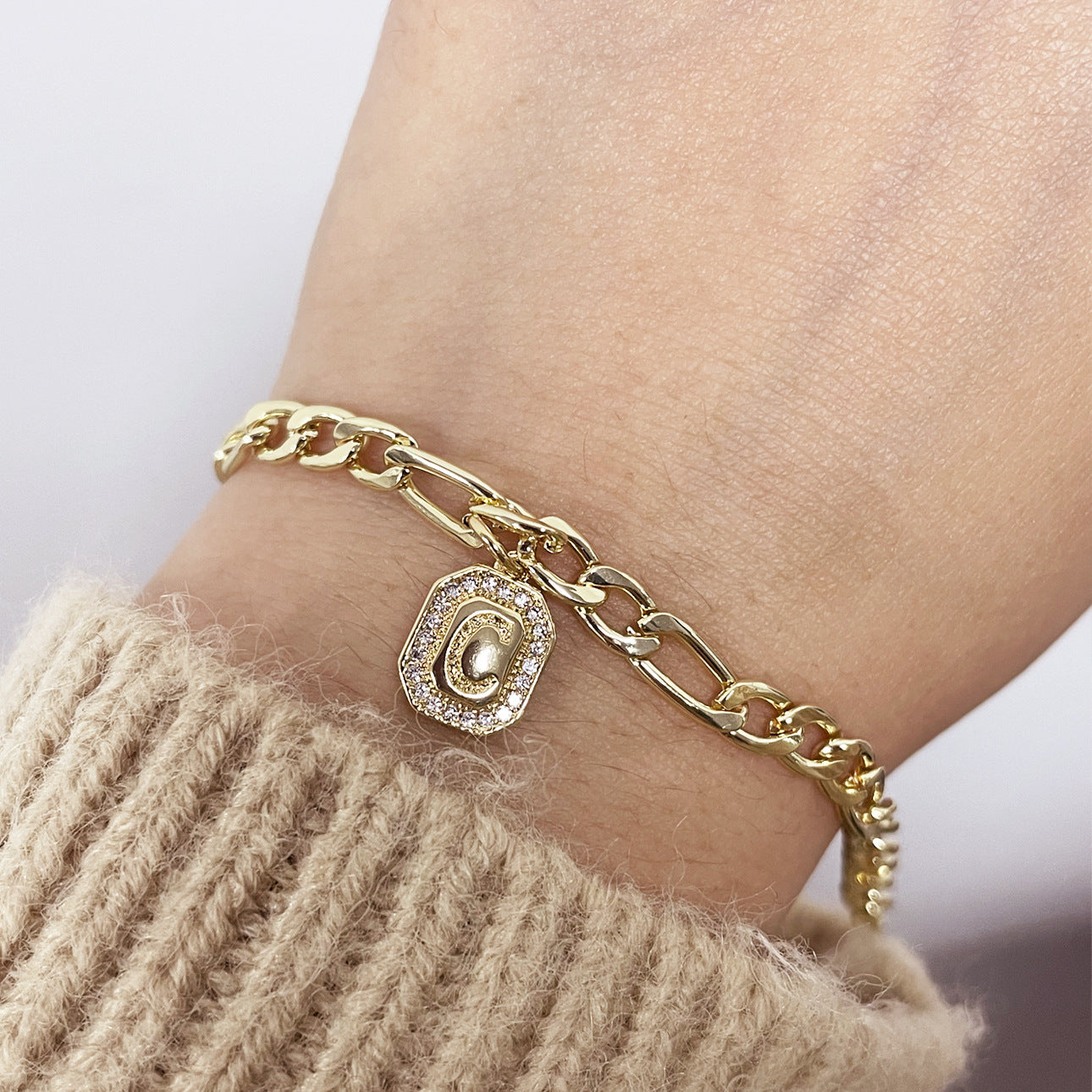 gold initial bracelet personalized letter bracelet dainty chain bracelet custom charm bracelet everyday jewelry adjustable gold bracelet minimalist bracelet gift for her alphabet charm bracelet trendy gold jewelry SL-065