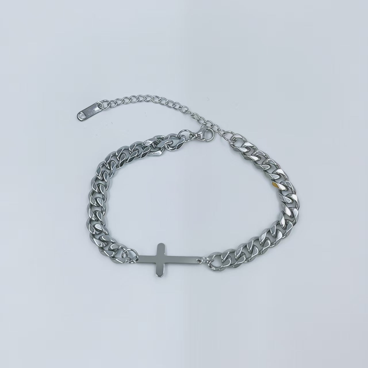 bracelet, initial bracelet, stainless steel, minimalist jewelry, silver chain, personalized, letter charm, daily wear, unisex, gift idea SL-069