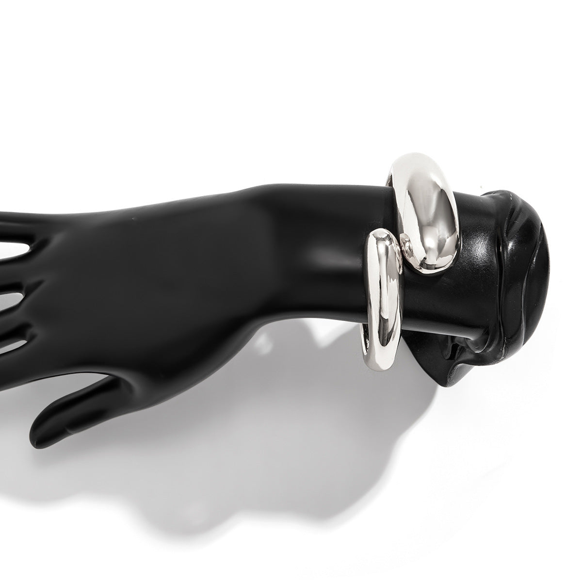 bold cuff bracelet, statement bangle, chunky jewelry, minimalist metal bracelet, gold cuff, silver cuff, hammered bangle, geometric bracelet, modern fashion accessory, daily wear bracelet, runway style jewelry, women’s statement cuff SL-086