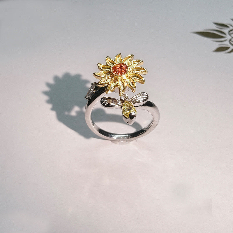 sunflower ring, bee ring, nature jewelry, open adjustable ring, sterling silver ring, gold flower ring, cute animal ring, everyday accessory, garden inspired jewelry, playful design JZ-089