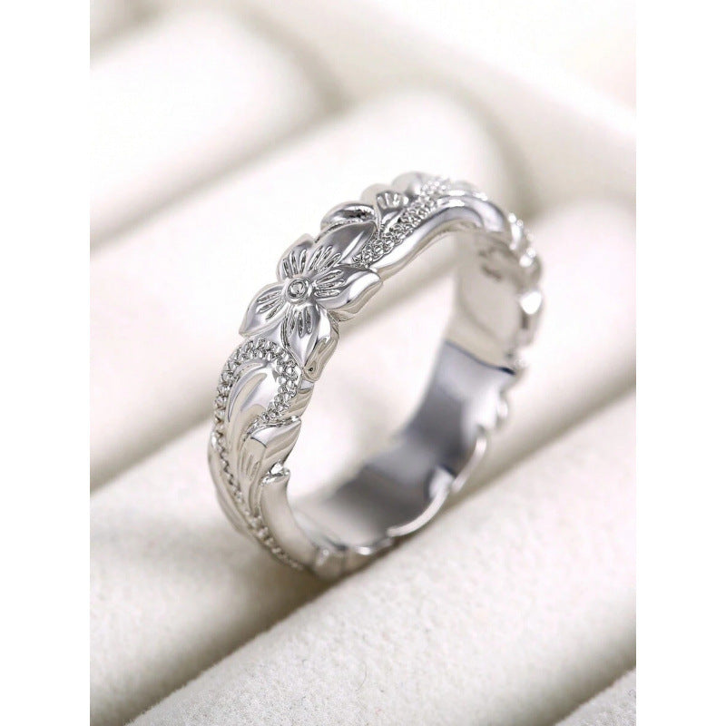 floral ring, vintage band ring, engraved gold ring, romantic jewelry, boho chic ring, flower pattern ring, timeless design, everyday accessory, retro fashion jewelry, stainless steel band JZ-091