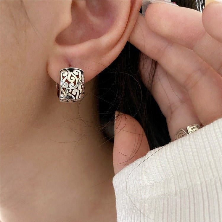 vintage earrings, silver earrings, carved hoops, retro jewelry, statement earrings, minimalist earrings, daily wear, boho style, metal texture, elegant hoops EH-064