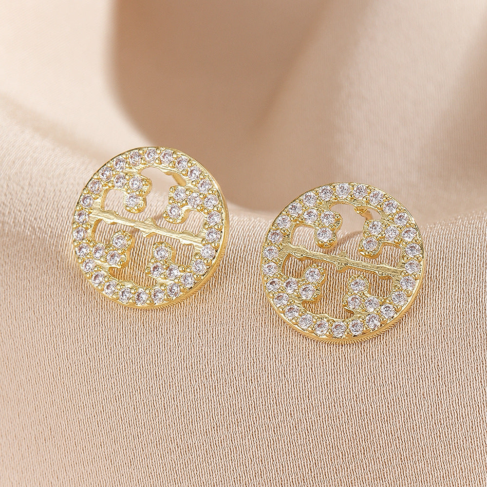 round stud earrings, logo earrings, gold stud, silver stud, crystal earrings, minimalist jewelry, daily wear, classic chic, statement studs, elegant sparkle EH-068