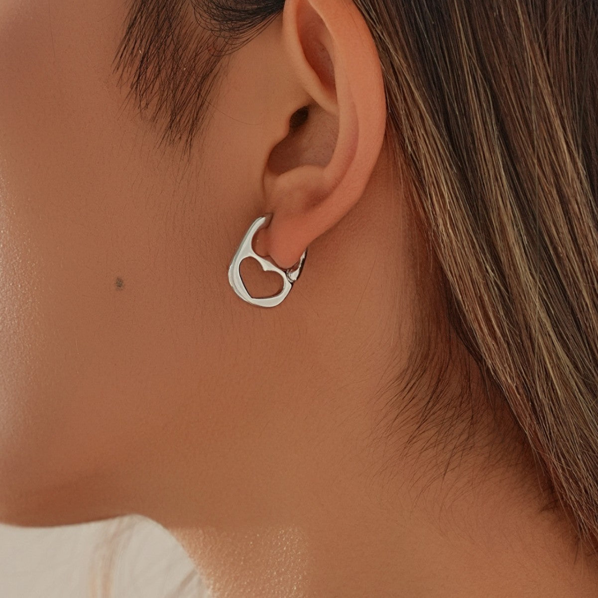 heart hoop earrings, minimalist earrings, stainless steel jewelry, gold silver hoops, modern design, everyday wear, dainty hoops, geometric earrings, water-resistant, statement essentials EH-085