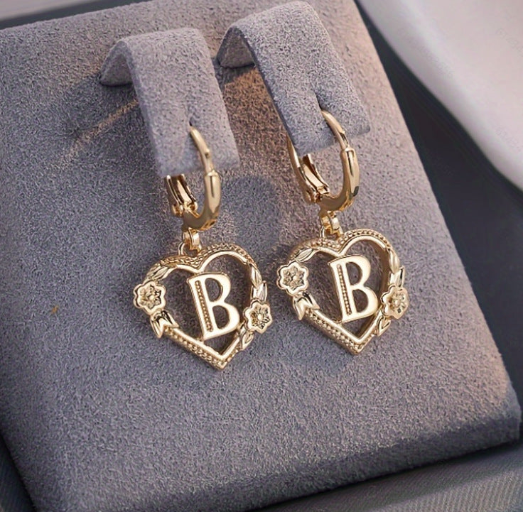 initial earrings, gold heart earrings, letter earrings, personalized jewelry, vintage earrings, romantic style, floral detail, statement hoops, dainty gold earrings, gift for her EH-086