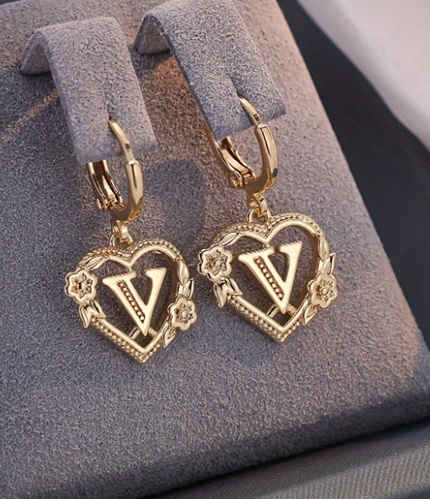 initial earrings, gold heart earrings, letter earrings, personalized jewelry, vintage earrings, romantic style, floral detail, statement hoops, dainty gold earrings, gift for her EH-086