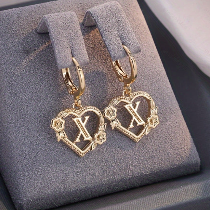 initial earrings, gold heart earrings, letter earrings, personalized jewelry, vintage earrings, romantic style, floral detail, statement hoops, dainty gold earrings, gift for her EH-086