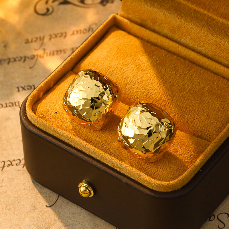 chunky stud earrings, metallic earrings, gold silver earrings, hammered texture, geometric earrings, minimalist jewelry, statement studs, modern style, daily wear earrings, bold accessories EH-088