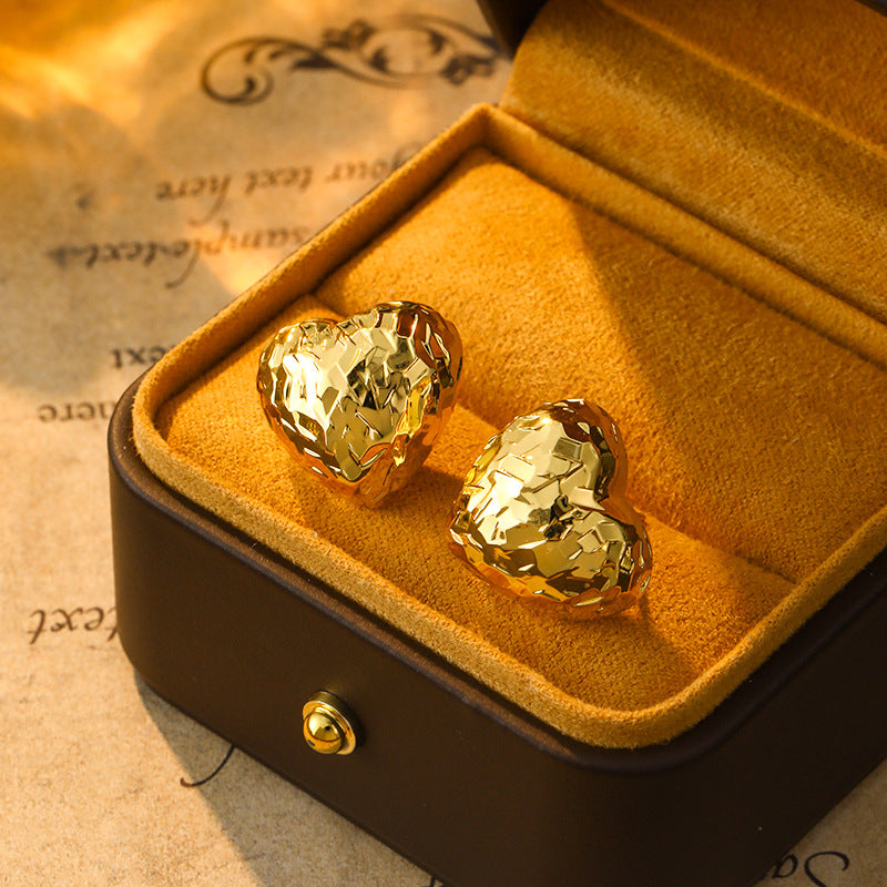 chunky stud earrings, metallic earrings, gold silver earrings, hammered texture, geometric earrings, minimalist jewelry, statement studs, modern style, daily wear earrings, bold accessories EH-088