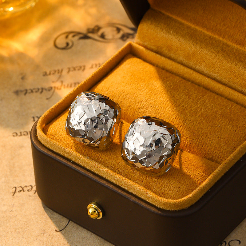 chunky stud earrings, metallic earrings, gold silver earrings, hammered texture, geometric earrings, minimalist jewelry, statement studs, modern style, daily wear earrings, bold accessories EH-088