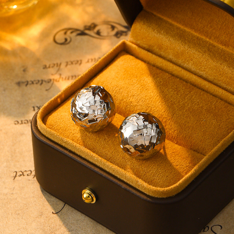 chunky stud earrings, metallic earrings, gold silver earrings, hammered texture, geometric earrings, minimalist jewelry, statement studs, modern style, daily wear earrings, bold accessories EH-088