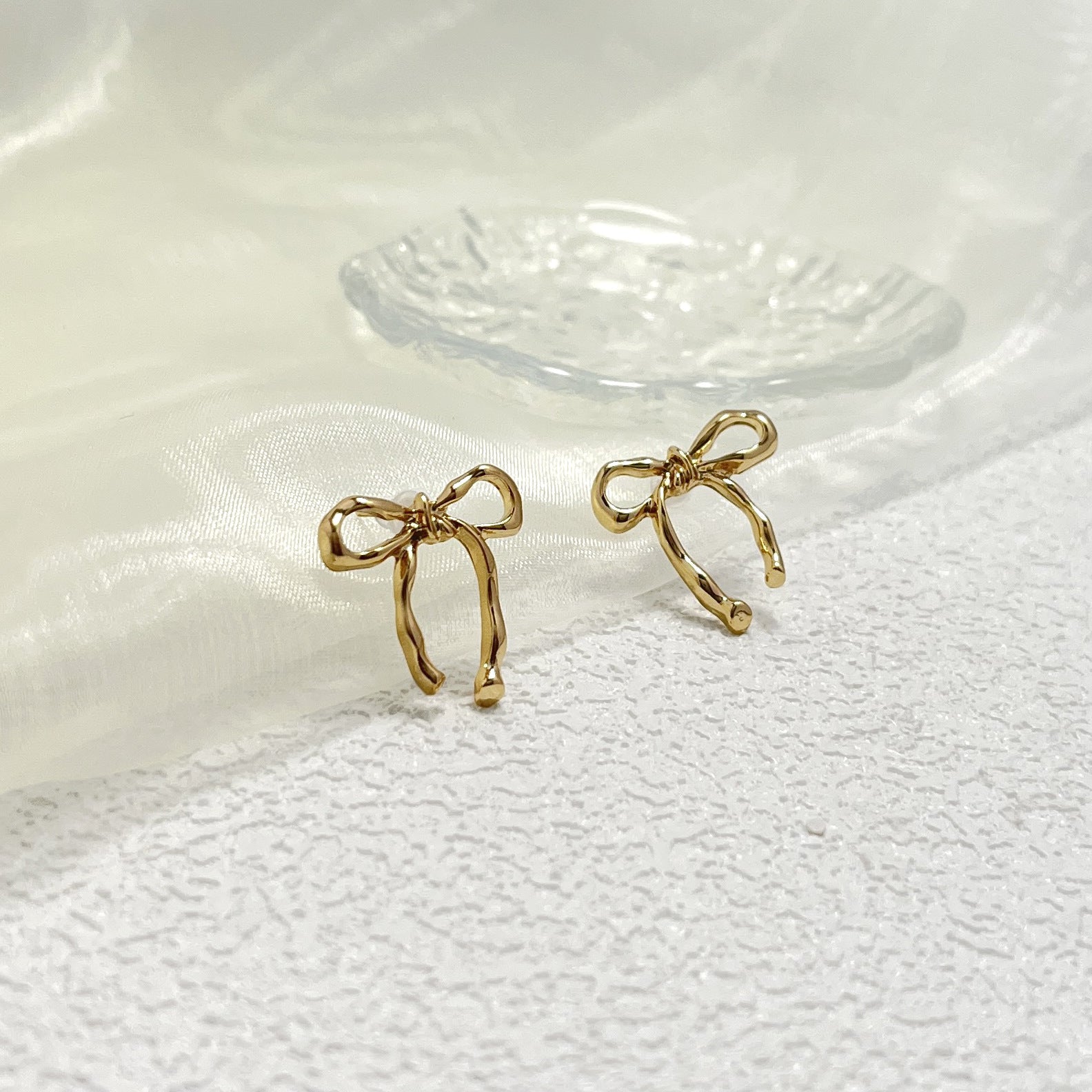 bow earrings, ribbon earrings, minimalist earrings, dainty jewelry, gold earrings, silver earrings, feminine accessories, chic earrings, everyday jewelry, elegant studs, cute bow jewelry EH-098