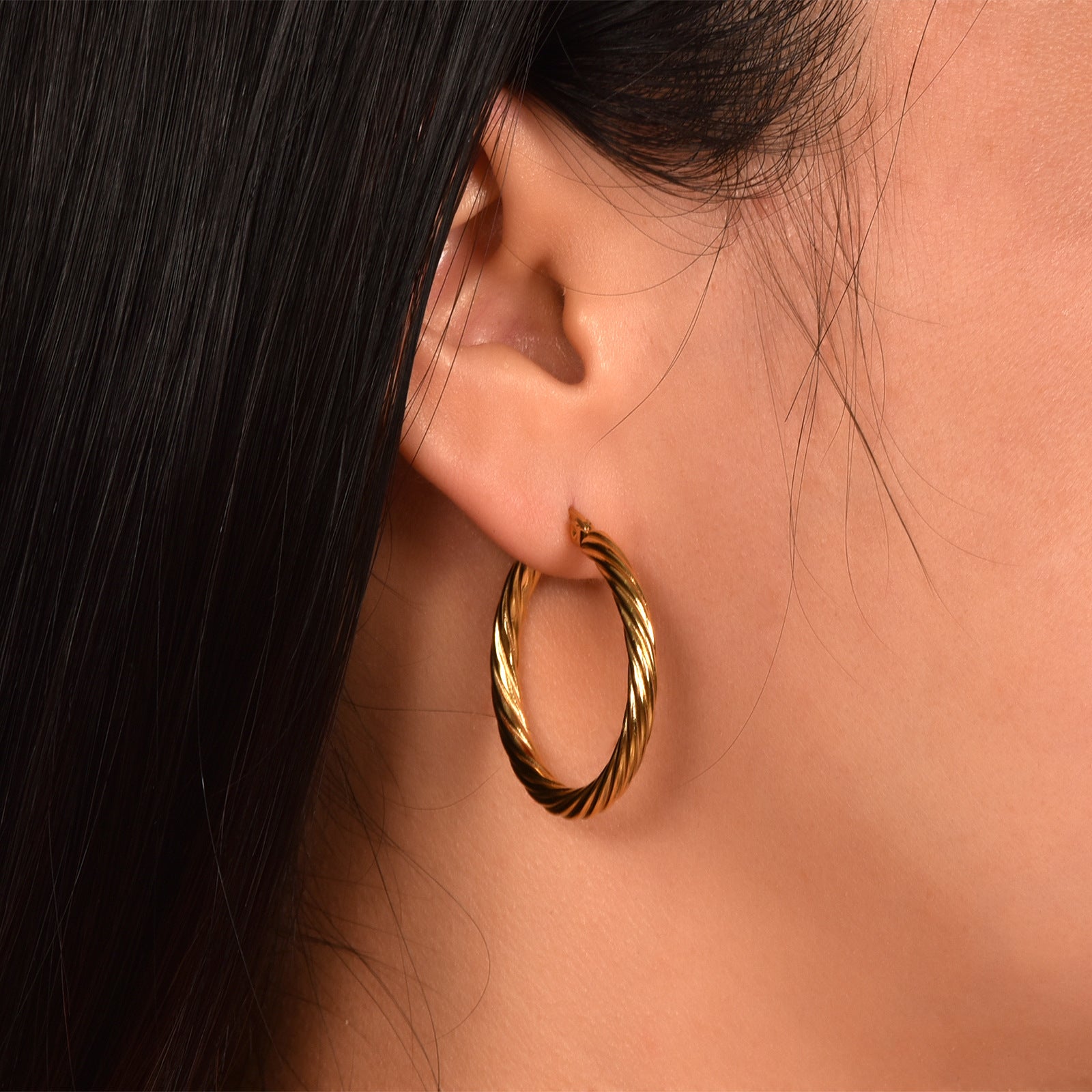 hoop earrings, twisted hoops, gold earrings, silver earrings, minimalist jewelry, everyday hoops, stainless steel earrings, vintage-inspired, classic style, timeless accessories EH-110