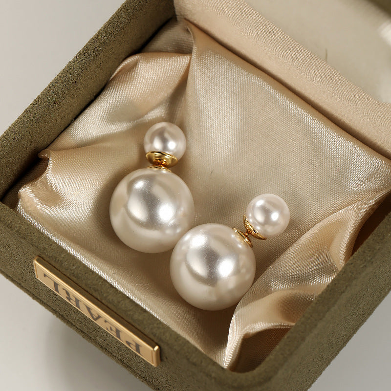 pearl earrings, double pearl studs, classic jewelry, elegant style, gold detail, minimalist earrings, daily wear, timeless chic, wedding jewelry, feminine elegance EH-029