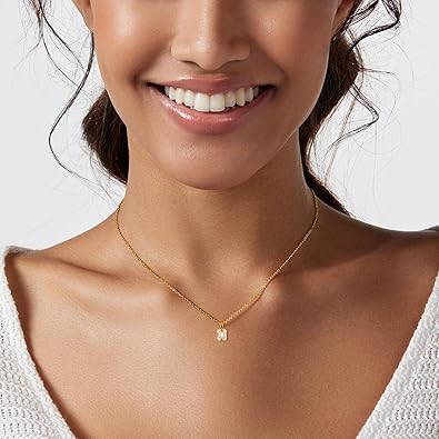 Diamond Pendant Gold Necklace for Women，Dainty 18k Gold Plated Choker Necklaces Simple Gold Jewelry Gifts for Women Girls XL-091
