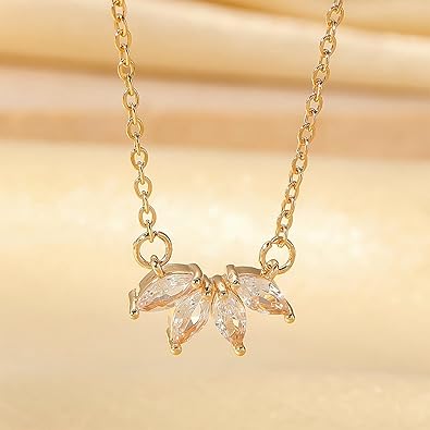 Diamond Pendant Gold Necklace for Women，Dainty 18k Gold Plated Choker Necklaces Simple Gold Jewelry Gifts for Women Girls XL-091