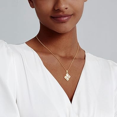 Diamond Pendant Gold Necklace for Women，Dainty 18k Gold Plated Choker Necklaces Simple Gold Jewelry Gifts for Women Girls XL-091